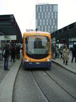 Eine Bombardier RNV Straenbahn in Mannheim Hbf am 23.01.11