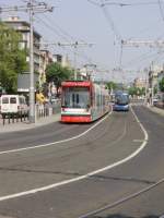 Eine RNV Straenbahn am 21.04.11 in Mannheim 