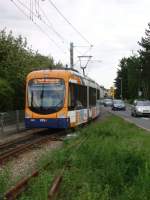 Eine RNV Variobahn in Dossenheim am 03.05.11 