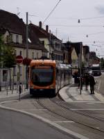 Eine RNV Variobahn (RNV6) in Kirchheim am 15.07.11 