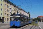 Tw.2006 + Bw.3004 als Zubringerzug zum MVG - Museum in der Schwanseestraße auf Höhe Wallrissstrasse. (09.06.2019)