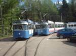 2021/3004 und 2028/3037 warten an der Grohesseloher Brcke auf die Rckfahrt. (01.05.05)