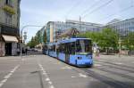 Wagen 2121 im neuen Redesign am 29.05.11 an der Paul-Heyse-Unterfhrung in Mnchen