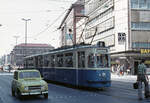 München MVV Tramlinie 9 (M3.64 2341) Bayerstraße / Hauptbahnhof am 17. August 1974. - Scan eines Diapositivs.