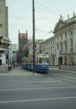 Mnchen MVV Tramlinie 27 (M4.65 2458) Prielmayerstrasse / Karlsplatz / Stachus im Juli 1987.