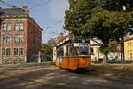 Wagen 38 der Naumburger Straßenbahn steht nach einer Sonderfahrt vor dem Depot (06.10.2023)