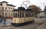 Straßenbahn Naumburg: Im Oktober 1980 wurde der heutige Museumswagen 17 noch planmäßig eingesetzt, hier an der Endhaltestelle am Bahnhof