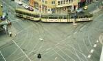 Straßenbahn Nürnberg__Straßenbahn-Kreuzung Allersberger, Schweigger- und Wölckernstraße in der Südstadt. Zug der Linie 8 biegt in die Allersberger ein.__1988/89