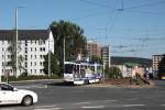 Plauen - PSB/Linie 1 - Tw229 (ČKD Praha Smichov, Bauj. 1987) wird gleich die Hst. Oberer Bahnhof/Pausaer Str. erreichen, er kommt vom Albertplatz herauf und fährt auf der Strecke zur Plamag weiter, nach rechts die Verzweigung zum ob. Bf, diese wird nur noch durch die Linie 5 befahren. (25.05.2011)