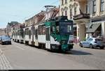 Tatra KT4D, Wagen 157  Temirtau  und Wagen 251, der ViP Verkehrsbetrieb Potsdam GmbH als Fahrschule erreicht die Haltestelle Nauener Tor.
[31.5.2018 | 11:52 Uhr]