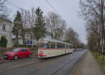 G4 177 der Potsdamer Straßenbahn war am 21.12.2025 als Glühweinfahrt unterwegs. In Kürze erreicht er die Haltestelle Puschkinallee.