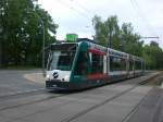 Potsdam: Straenbahnlinie 93 nach Berliner Vorstadt Glienicker Brcke an der Haltestelle Waldstadt II Friedrich−Wolf−Strae.