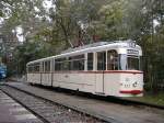 Gotha Gelenktriebwagen G4 am 26.09.04 an der Wendeschleife Potsdam Rehbrcke. Triebwagen ist zum Partywagen umgebaut und gehrt zum Museumsbestand.