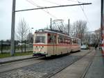 ET, Nr. 46 mit EB, Nr. 156 stehen an der Haltestelle des Depot 12 zur Abfahrt zum Rostocker Weihnachtsmarkt bereit.
Rostock (15.12.2007)