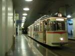 Gotha-Gelenktriebwagen G4 in der Tunnelstation  Hauptbahnhof , wo die Adventssonderfahrten langfhrten (Sdblick - Hbf -Lange Strae -Sdblick)
Rostocker Straenbahn (RSAG), 12.12.2009