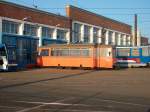 Ohne das Betriebsgelnde zubetreten lt sich das Rostocker Straenbahndepot,in der Hamburger Strae,von einer Strae aus gut einsehen und fotografieren.So entstand meine Aufnahme,mit Hilfe von Zoom, von einem Arbeitsfahrzeug,am 29.Januar 2011,von einem Parkplatz aus. 