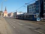 Rostocker Straenbahn Tw 674 am 29.Januar 2011 an der Haltestelle Richard-Wagner-Strae.Im Hindergrund das Steintor.