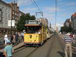 Straenbahnkorso in der Langen Strae in Rostock. Anlass waren 50 Jahre Straenbahn in der Strae, die zu seiner Zeit ein Vorbild an sowjetischer Baukunst war (und heute noch ein gelungenes Beispiel ist)
31.07.2011