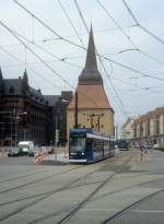 Rostock RSAG SL 5 (Dwag/DWA-6NGTWDE 652) Steintor am 16. April 2005.