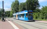 Rostock RSAG SL 1 (DÜWAG/DWA-6NGTWDE 689) Lütten Klein, Rügener Strasse am 16. Juli 2013.