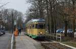 Berlin, Schöneicher Straße. Duewag GT6ZR #47 wartet auf Abfahrt von der Haltestelle S Friedrichshagen. Die Aufnahme stammt vom 15.02.2018. 