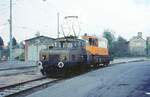 SSB Filderbahn Bf. S-Möhringen SSB-Ellok Nr. 1 rangiert ATw 2003 an den Güterzug nach S-Vaihingen_17-04-1974