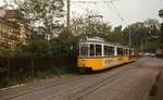 Auf dem Weg nach Gerlingen fahren GT4 476 und ein weiterer GT4 im Mai 1978 die Rampe am Bahnhof Feuerbach hinunter