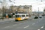 Um 1995 ist der Stuttgarter GT4 428 am Berliner Platz als Linie 2 in Richtung Hölderlinplatz unterwegs