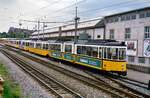 Vor dem Depot der Straßenbahn in Degerloch waren 1984 einige TW abgestellt.