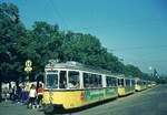 SSB vor 50 Jahren_Deutsches Turnfest Juni 1973 in Stuttgart: wie beim Dt. Turnfest 40 Jahre zuvor wieder Hochbetrieb für die SSB. Das Ziel der E-Wagen und umgeleiteten Linienzüge war auch wieder dasselbe, am Cannstatter Wasen (nur hieß es längst 'Neckarstadion' und nicht '...-Kampfbahn'). GT4 Nr.452 [ME, 1961,+1989] auf Linie 21, die während des Turnfests von der Innenstadt direkt zum Wasen fuhr, während die Reststrecke zur 'Oberen Ziegelei' solange von T2+B2-Garnituren als 21E ab Stgt.-Berg bedient wurde.__15-06-1973