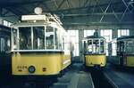 SSB Stuttgart__ATw 2529 [Bj.1925 ME/AEG; Rangier-Tw 1960-68, dann abgestellt, 1977 durch SMS wieder fahrfähig als Museums-Fz 418 hergerichtet] in der oberen Halle des Betriebshofs 'Ostheim'. Hier war er schon in Gesellschaft weiterer Museumswagen. Rechts B2-Bw der bis 1972 noch in der HVZ verkehrenden  originären  Linie 2 zwischen Ostheim und Leipziger Platz.__09-1971