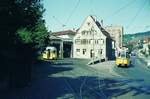 SSB Stuttgart_Straßenbahn-Betriebshöfe__Feuerbach. Betriebshof (Vh 13,ab 1974 Vh 3) mit Zug der Linie 6 von Gerlingen kommend. 1926 von der  Städt. Straßenbahn Feuerbach  errichtet, ging der Betriebshof samt Werkstatt mit der Eingemeindung Feuerbachs 1934 auf die SSB über. Zum 1.6.1986 erfolgte die Stillegung, später der Abbruch. Über das Gelände führt die Stadtbahntrasse nach Weilimdorf - Gerlingen.__05-09-1973