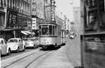 SSB Stuttgart__Gleis- und Tunnelbau__So sah die untere Königstraße vor dem U-Bahn-Tunnelbau aus. 1968 fuhr noch die Linie 18 zwischen Vogelsang und Gablenberg. Ab März 1969 übernahm die Linie 8 diesen Streckenabschnitt mit. Was die Kino-Filmwerbung angeht, der Fotograf stand eher zwischen Linien 10 und 18...__1968