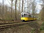 Abschied von der Linie 15 - Die Triebwagen 416 und 414 fahren am 23.04.2006 Nahe der Haltestelle Stelle durch den Wald nach der Ruhbank. Dieses Gespann ist eines der Letzten die nicht mit Werbung beklebt wurden. Das Bild zeigt also den GT4 im Ursprungszustand bei den SBB. Gut, die Inneneinrichtung ist es nicht mehr, aber die sieht man ja hier nicht.