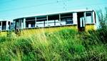 SSB Stuttgart__Endstation. Bf S-M�hringen, Schrottgleise.  Blick vom Gr�nland hinauf zu den 1300er Bw auf einem der Schrottgleise.__07-08-1973