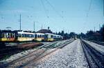 SSB Stuttgart__Endstation. Bf S-M�hringen, Schrottgleise. Hier, neben den Ausfahrtsgleisen nach S-Vaihingen und Echterdingen, wurden jahrzehntelang ausrangierte Fahrzeuge abgestellt und verschrottet. Im Bild, leider keine gute Qualit�t, aber: zwei GT6 sind hier noch zu sehen, zwischen einem 200er Tw und einem einsamen 1300er Bw. Den eleganten und futuristischen GT6 war leider keine lange Einsatzdauer verg�nnt. Nr. 1+2 wurden 1953 und 1954 von Fuchs HD geliefert, Nr. 3 1954, Nr. 4+5  1958 von ME. Nr.3 wurde bereits 1965, die �brigen 1968 ausgemustert. Foto 1968