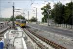 Unterwegs auf neugebauten Gleisen -     Derzeit wird die letzte Straßenbahnlinie in Stuttgart für den normalspurigen Stadtbahnbetrieb umgebaut.