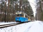 Strassenbahn-Tw mit Beiwagen im Wald nahe S-Bhf.