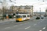 Um 1995 ist der Stuttgarter GT4 428 am Berliner Platz als Linie 2 in Richtung Hölderlinplatz unterwegs