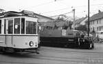 SSB Stuttgart__Arbeitsfahrzeuge der SSB in den 70er und 80er Jahren.__Seltenes Zusammentreffen anläßlich der 50sten Wiederkehr der Betriebsaufnahme der SSF (Straßenbahn Feuerbach-Gerlingen) : der ex SSB-Tw 259 [ME 1929], ab 1962 Tw 35 in Reutlingen (bekannt für die Züge mit 3 Bw),1977 von SMS als (bauartgleicher) Tw 15 hergerichtet, Schienenkran'Bavaria' 2502(ab 1983 2032) und A-Lok 2021 vor der Wagenhalle Gerlingen.__03-09-1977