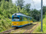 Thüringerwaldbahn und Strassenbahn Gotha: Der aus Mannheim übernommene GT8N 505 erreicht am 4. Juni 2017 die Haltestelle Marienglashöhle an der Thüringerwaldbahn.