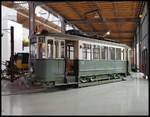 Diese alte Trambahn, Wagen A 80 der Nürnberg Fürther Straßenbahn wird hier am 27.3.2019 im Verkehrszentrum des Deutschen Museum in München gezeigt.