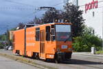 Nach etwa einer halben Stunde kam der Schleifzug Triebwagen 200 in Zwickau wieder zurück und fährt am Glück Auf-Center vorbei Richtung Zwickau Zentrum. Es war leider die einzige Tatra Bahn in 3 Tagen.

Zwickau 28.07.2023