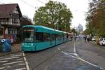 VGF Bombardier Flexity Classic S-Wagen 252+2xx als Stadionverkehr Linie 20 am 02.11.19 in Frankfurt Oberforsthaus 