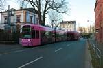 VGF Bombardier Flexity Classis S-Wagen 252 am 19.12.21 in Frankfurt am Main Höchst