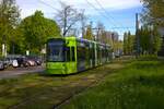 VGF Straßenbahn Frankfurt am Main Bombardier Flexity Classic S-Wagen 224 am 19.04.25 in der nähe der Uniklinik
