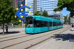 VGF Straßenbahn Frankfurt am Main Bombardier Flexity Classic S-Wagen 235 am 10.05.25 am Willy Brandt Platz