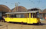 10.08.1990, Verkehrsbetriebe Dresden, Straßenbahnhof Tolkewitz, ET 57 als Dienstfahrzeug DVB 015.