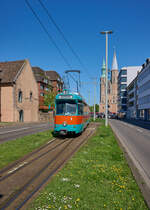 Der GT6 Nr. 41 ist das neueste Fahrzeug in der Sammlung der historischen Fahrzeuge in Braunschweig. Am 27.04.2025 kam er anl�sslich einer gro�en Veranstaltung in der Braunschweiger Innenstadt erstmals seit 17 Jahren wieder in den Fahrgasteinsatz. Auf dem Weg in Richtung Inselwall war der Wagen gerade in der K�chenstra�e unterwegs.