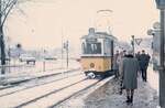 SSB Stuttgart__KSW 891 [Fuchs HD 1949] auf Linie 22 an der Haltestelle 'Rosensteinbrücke' im Winter 1968/69.